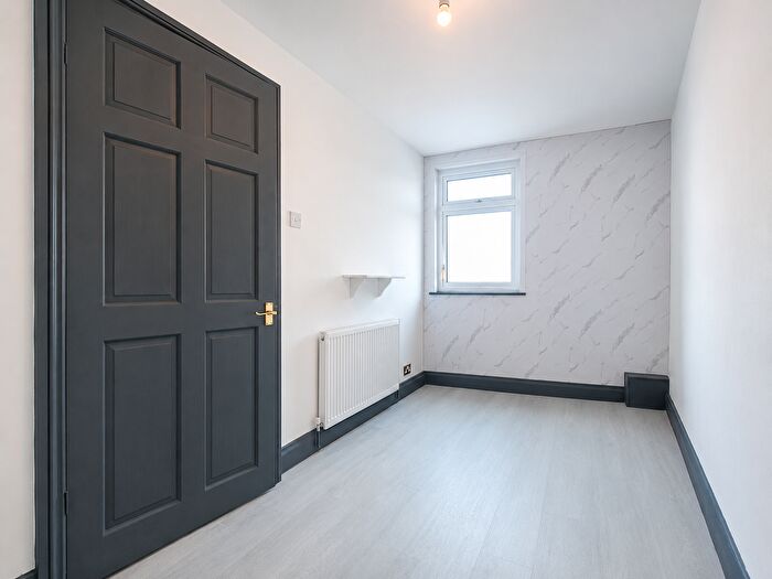 1 Bedroom Flat To Rent In Leytonstone, E11