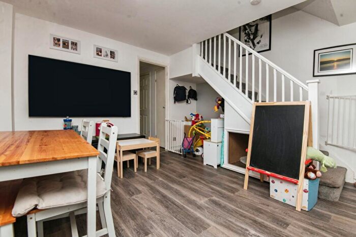 2 Bedroom Terraced House For Sale In Rushforth Place, Exeter, Devon, EX4
