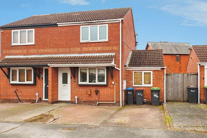 2 Bedroom Semi Detached House For Sale In Covert Close, Hucknall, Nottingham, Nottinghamshire, NG15