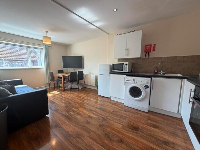 1 Bedroom Apartment To Rent In Albany Road, Roath, CF24