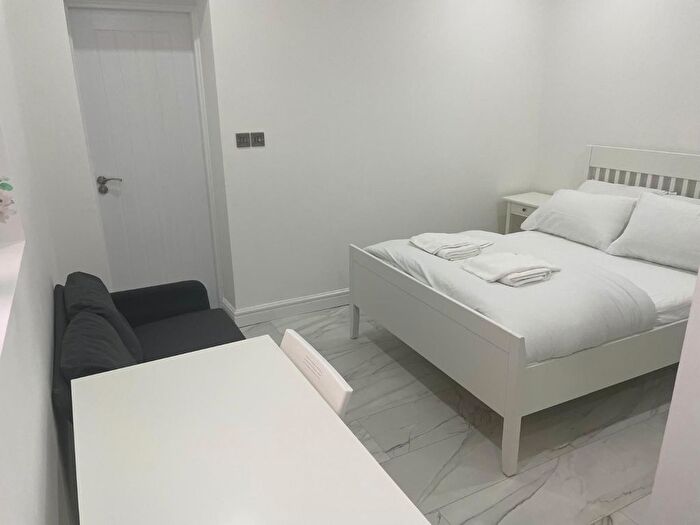 1 Bedroom Studio To Rent In Great Stone Road, Stretford, Manchester, M32