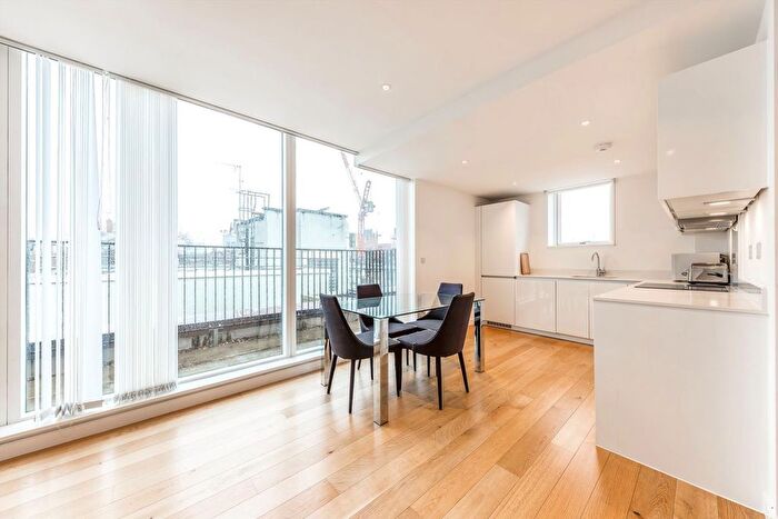 3 Bedroom Flat To Rent In Hand Axe Yard, London, WC1X