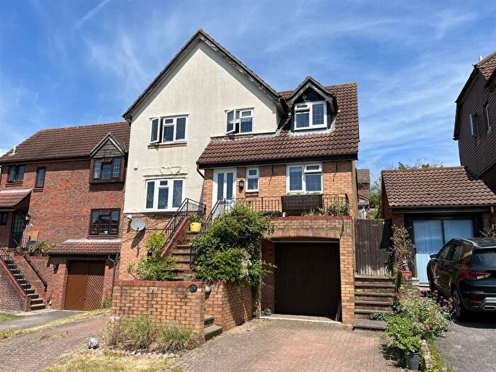 4 Bedroom Detached House To Rent In Goldthorpe Gardens, Lower Earley, Reading, Berkshire, RG6