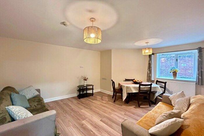 3 Bedroom Flat To Rent In Tennyson Street, Nottingham, NG7