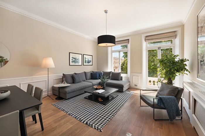 2 Bedroom Flat To Rent In Earls Court Square, London, SW5