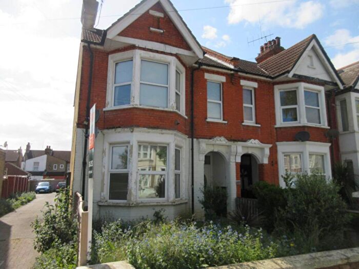 2 Bedroom Flat To Rent In Gf Belle Vue Road, Southend On Sea, SS2