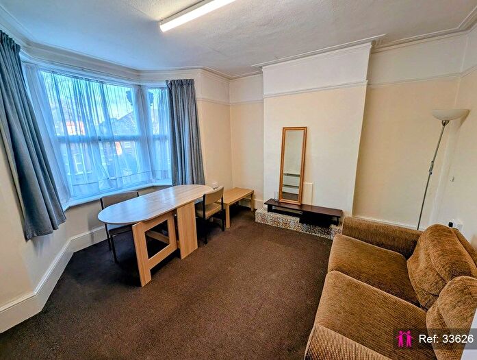 1 Bedroom Flat To Rent In York Road, Ilford, IG1