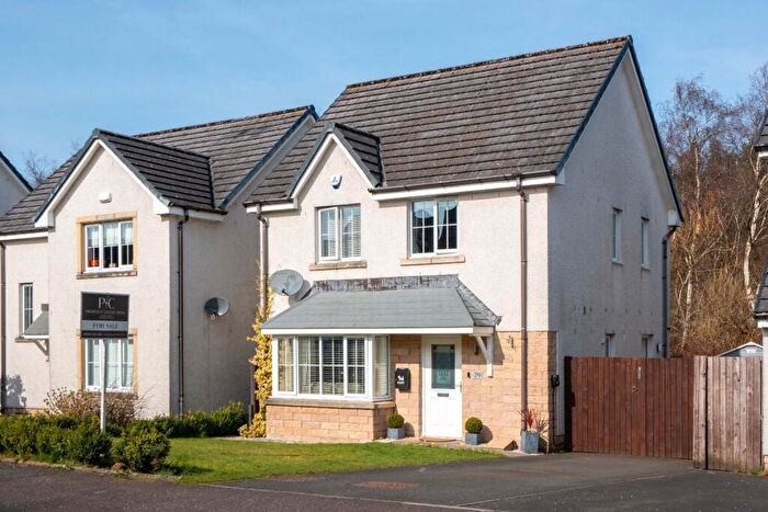 3 Bedroom Detached House For Sale In Meadowpark Avenue, Bathgate, EH48