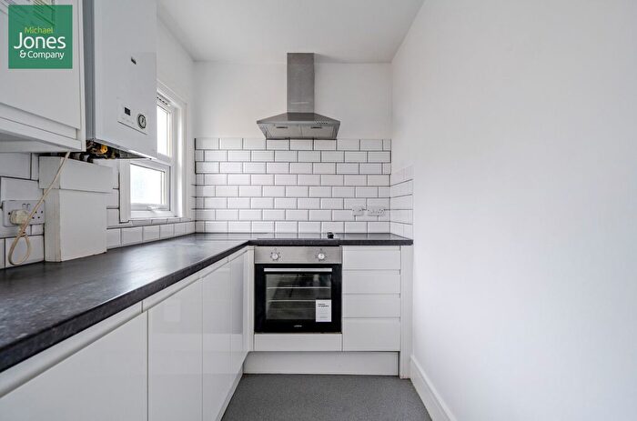 1 Bedroom Flat To Rent In Rowlands Road, Worthing, West Sussex, BN11