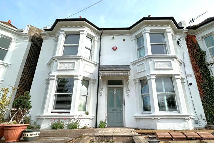 2 Bedroom Flat To Rent In Preston Drove, BN1