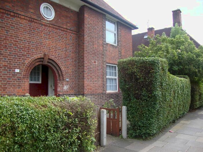 4 Bedroom Terraced House To Rent In Old Oak Common Lane, East Acton, London, W3