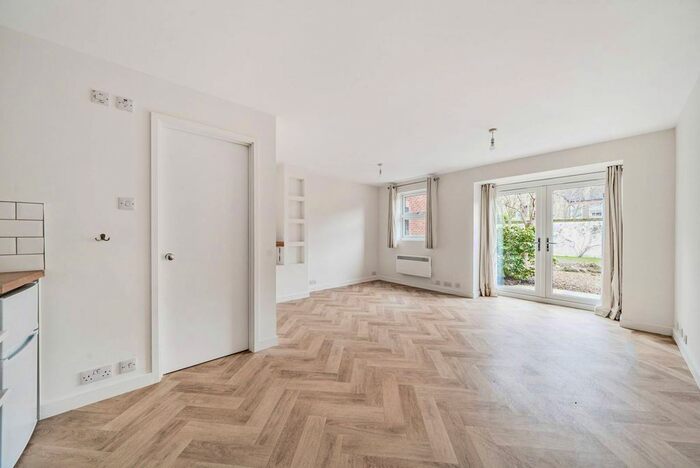 Studio To Rent In Wendell Park, Wendell Park, London, W12