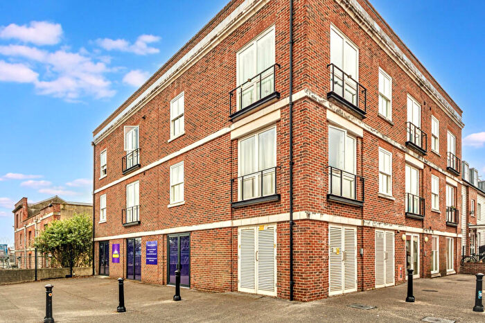 2 Bedroom Apartment For Sale In Cooperage Green, Weevil Lane, Gosport, PO12