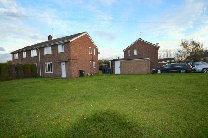 3 Bedroom Semi-Detached House For Sale In The Oval, Beal, Goole, DN14