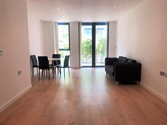 3 Bedroom Flat To Rent In Elder House, Quebec Way, SE16