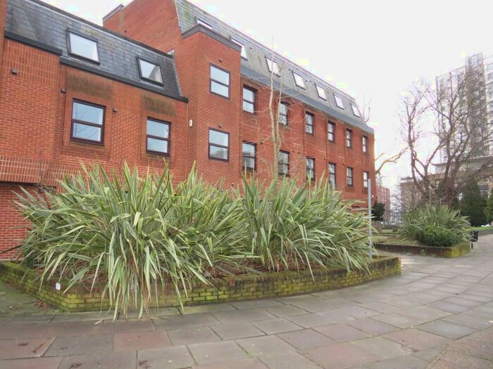 1 Bedroom Apartment To Rent In Cromwell Square, Ipswich, IP1