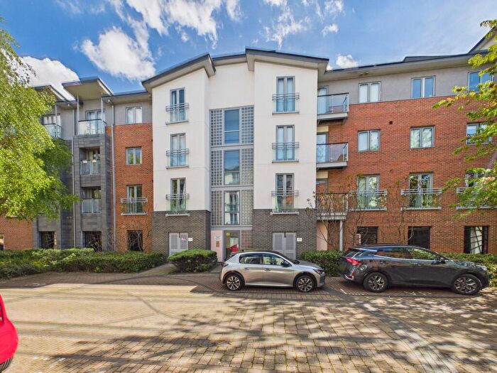 3 Bedroom Apartment For Sale In Cameronian Square, Worsdell Drive, Quayside, NE8