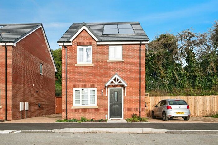 3 Bedroom Detached House For Sale In Claughton Fields, Dudley, DY2