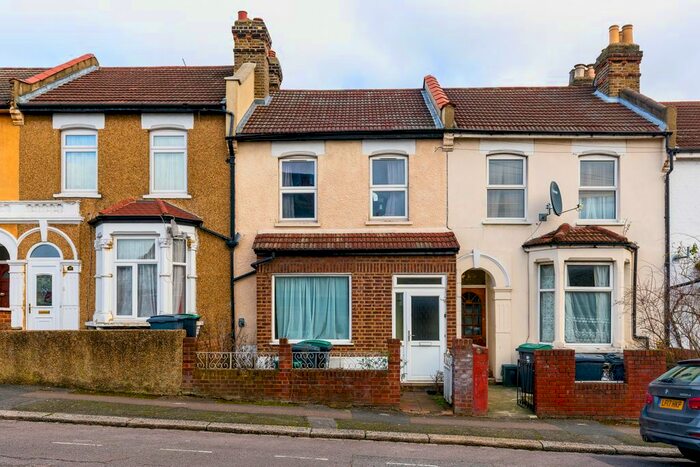 4 Bedroom Terraced House To Rent In St. Albans Crescent, London, N22