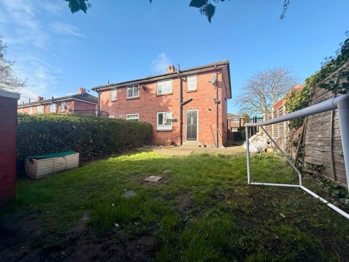 2 Bedroom End Of Terrace House To Rent In Sissons Road, Middleton, Leeds, LS10