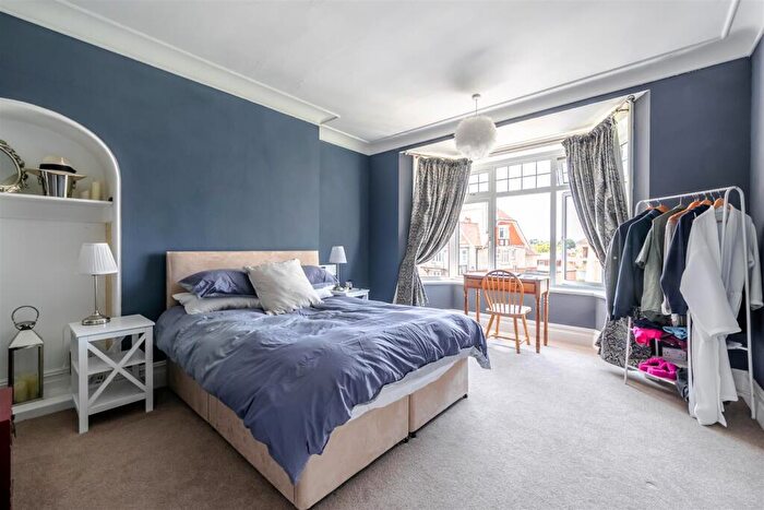 5 Bedroom House For Sale In Cliff Avenue, Swanage, BH19 - Photo 12