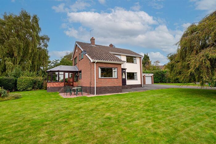 3 Bedroom Detached House For Sale In Stonehouse Drive, West Felton, Oswestry, SY11