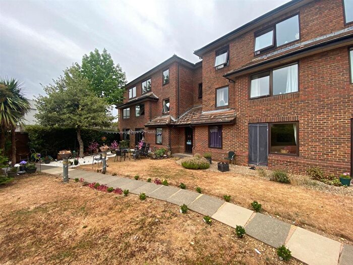 1 Bedroom Flat For Sale In Bushfield, Orton Goldhay, Peterborough, PE2