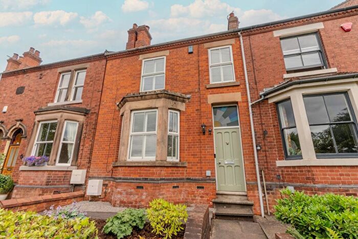 3 Bedroom Semi-Detached House For Sale In Heage Road, Ripley, DE5