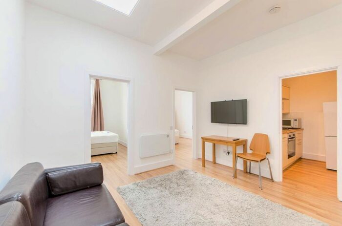 2 Bedroom Flat To Rent In Earls Court Road, Earls Court, London, SW5