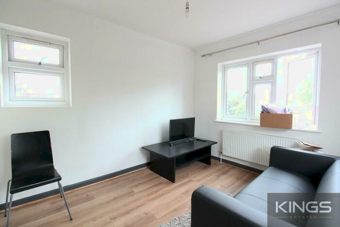 6 Bedroom Semi-Detached House To Rent In Mayfield Road, SO17