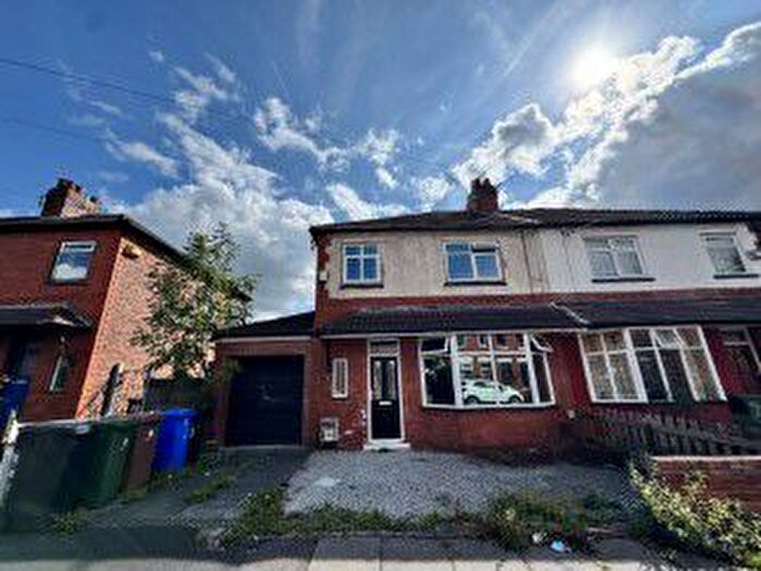 3 Bedroom Semi-detached House For Sale In Ash Road, Denton, Manchester, M34