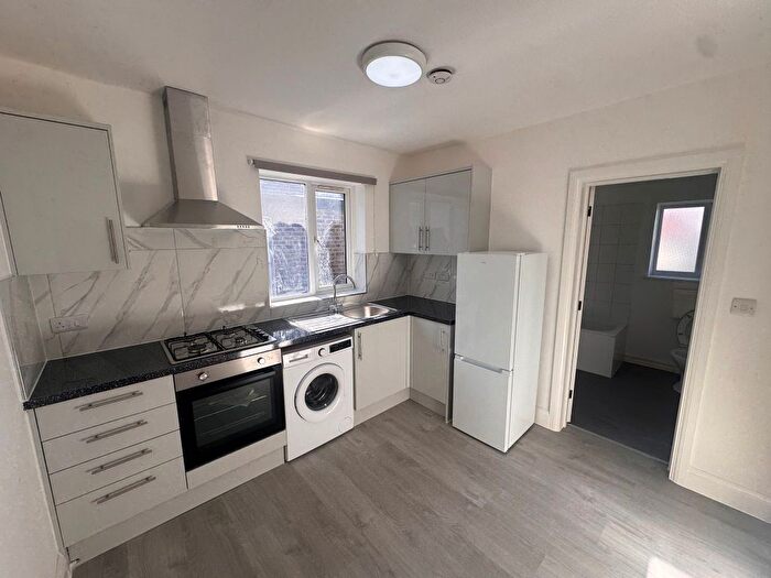 1 Bedroom Flat To Rent In Northwood Road, Thornton Heath, Surrey, CR7