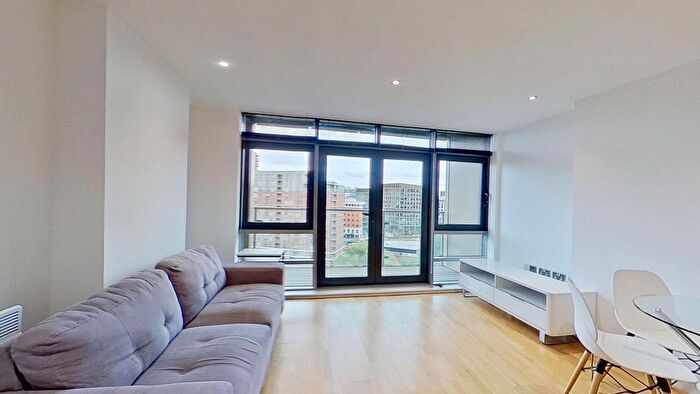 2 Bedroom Flat To Rent In Gotts Road, Leeds, LS12