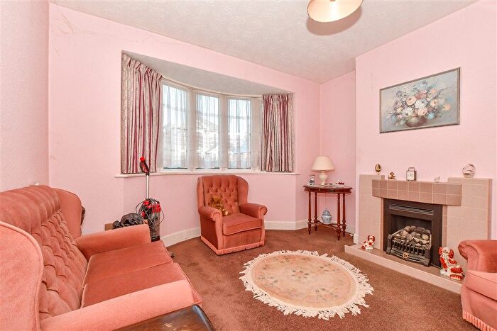 3 Bedroom Semi-Detached House For Sale In Lower Vicarage Road, Kennington, Ashford, Kent, TN24