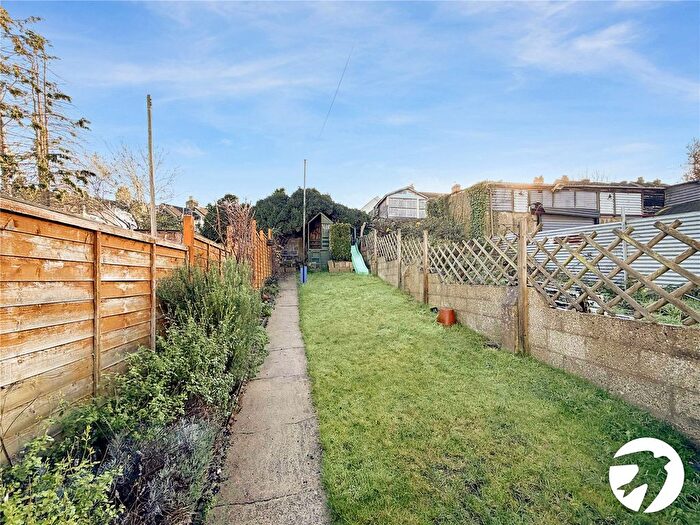 2 Bedroom Terraced House To Rent In Castle Road, Chatham, Kent, ME4