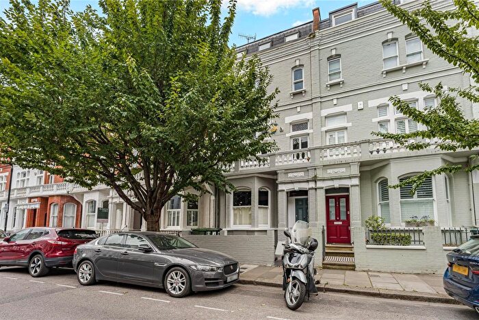 2 Bedroom Flat For Sale In Waldemar Avenue, Fulham, SW6