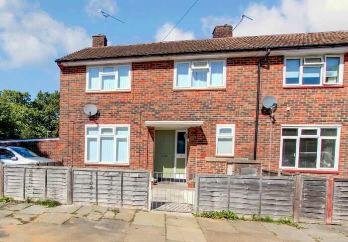 3 Bedroom End Of Terrace House To Rent In Arundel Close, Crawley, RH10