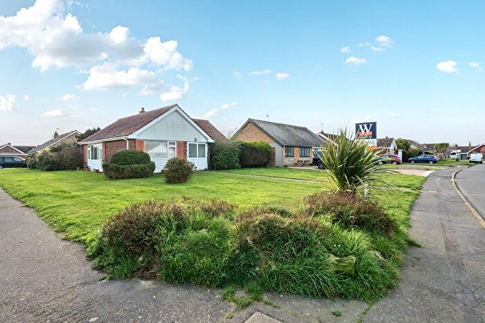 2 Bedroom Detached Bungalow For Sale In Sussex Drive, Pagham, Bognor Regis, PO21