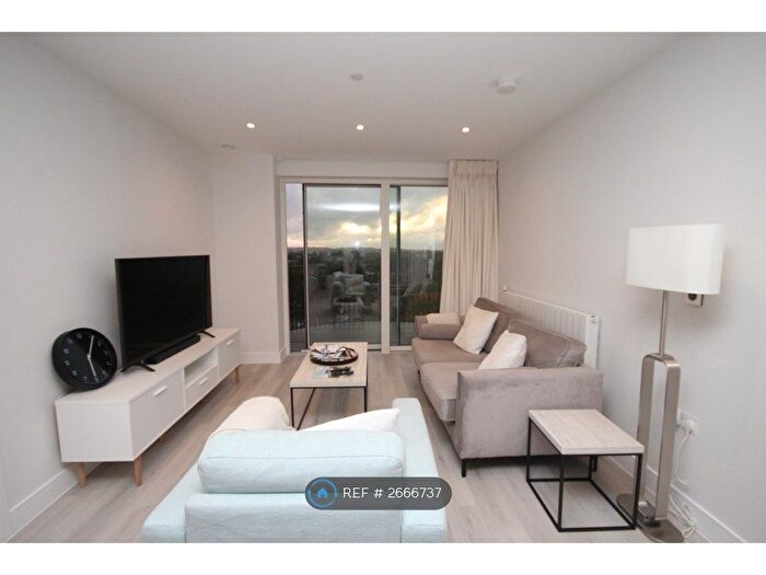 2 Bedroom Flat To Rent In Cairncross House, London, SE3