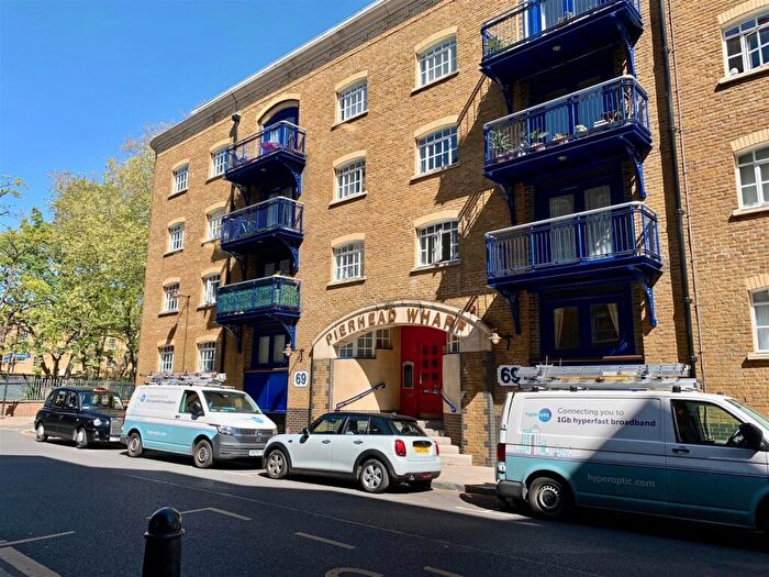 2 Bedroom Flat To Rent In Wapping High Street, London, E1W