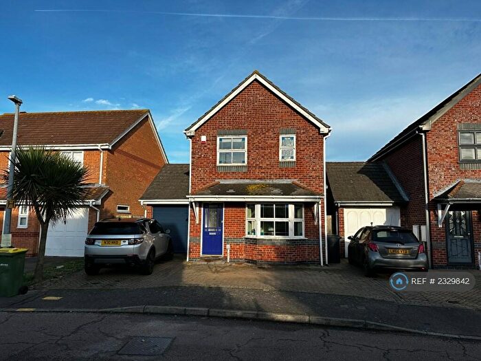 3 Bedroom Detached House To Rent In Alexandra Road, Great Wakering, SS3