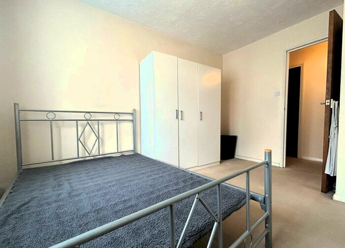 1 Bedroom Flat To Rent In Keats Close, Scotland Green Road, Enfield, EN3