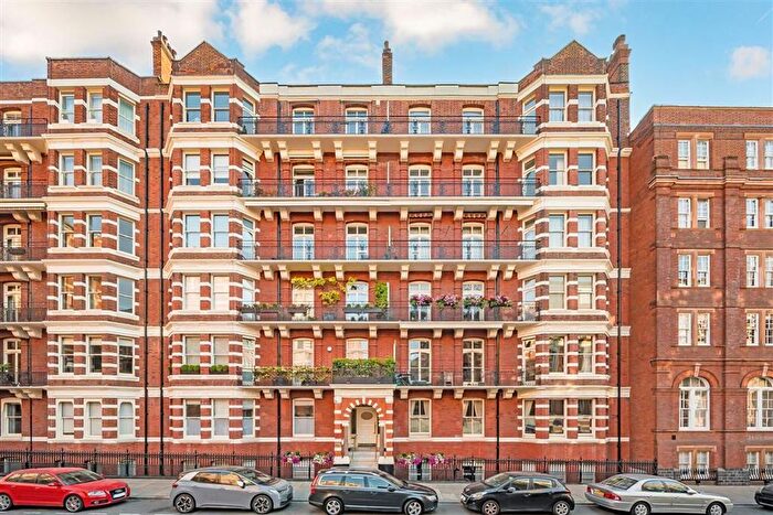 2 Bedroom Flat For Sale In Ashley Gardens, Westminster, SW1P