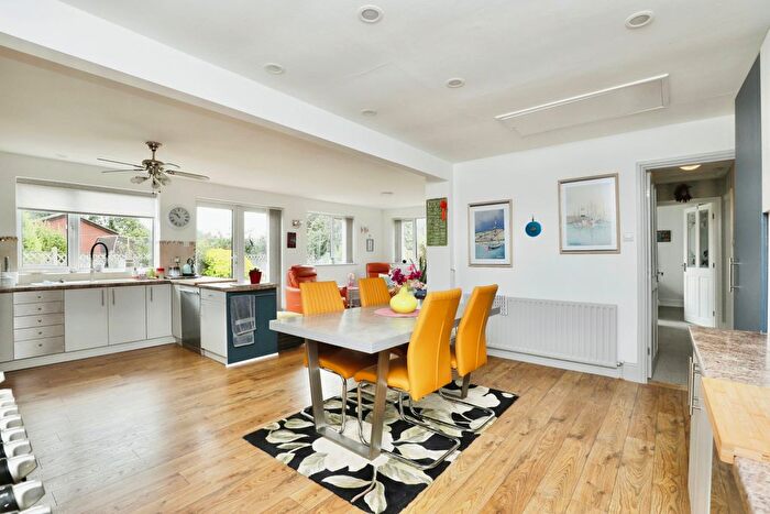 2 Bedroom Bungalow For Sale In Lime Tree Road, Elkesley, Retford, DN22