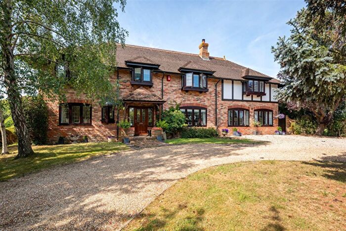 5 Bedroom Detached House For Sale In Ravensden Road, Renhold, Bedford, MK41