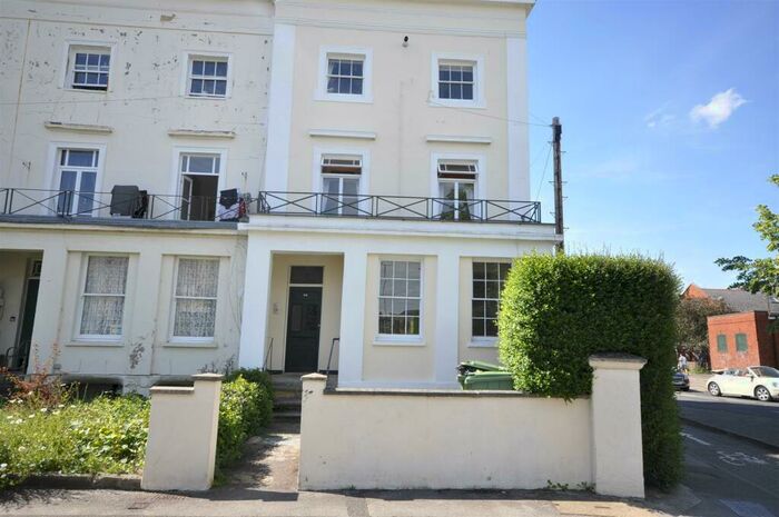 1 Bedroom Flat To Rent In Grosvenor Street Cheltenham, GL52