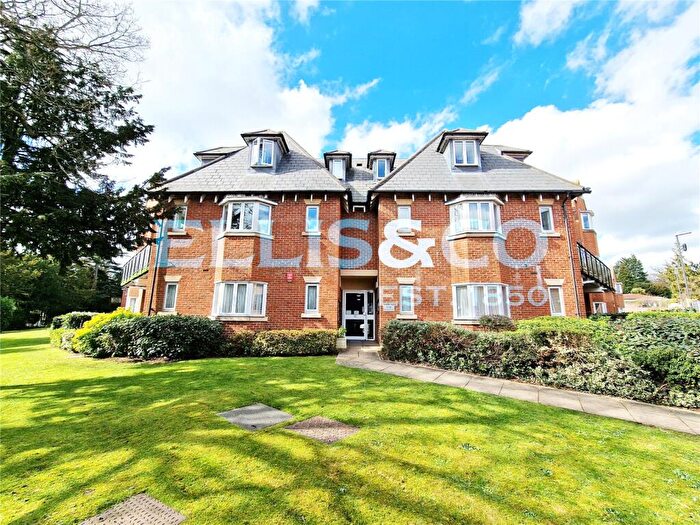 3 Bedroom Apartment To Rent In Pynnacles Close, Stanmore, HA7