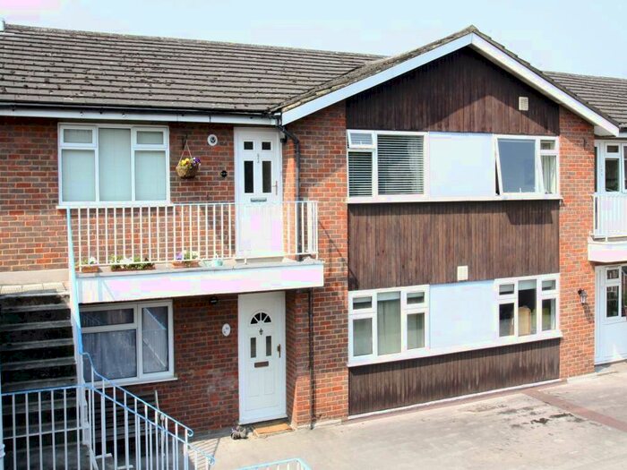 2 Bedroom Maisonette To Rent In St Peters Court, High Street, Chalfont St Peter, SL9