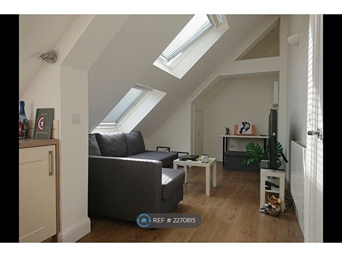 1 Bedroom Flat To Rent In Grayton House, Eastleigh, SO50