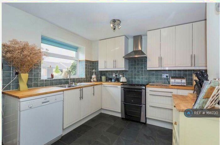 3 Bedroom Terraced House To Rent In Kimberley Walk, Cheltenham, GL52